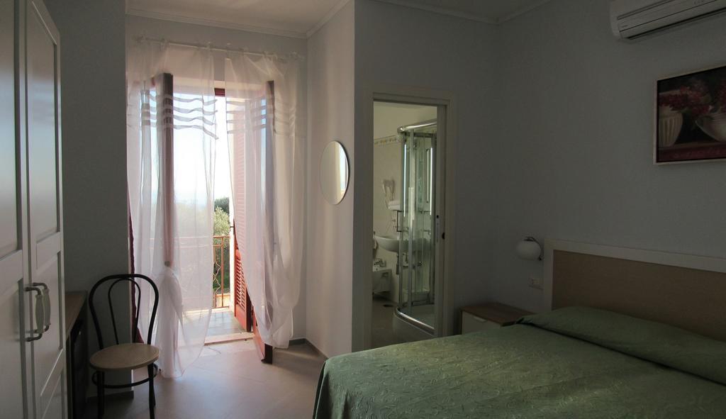 Hotel Santa Rosalia 卡梅罗塔的码头 外观 照片
