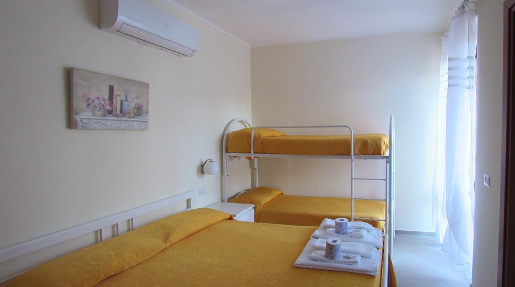 Hotel Santa Rosalia 卡梅罗塔的码头 客房 照片