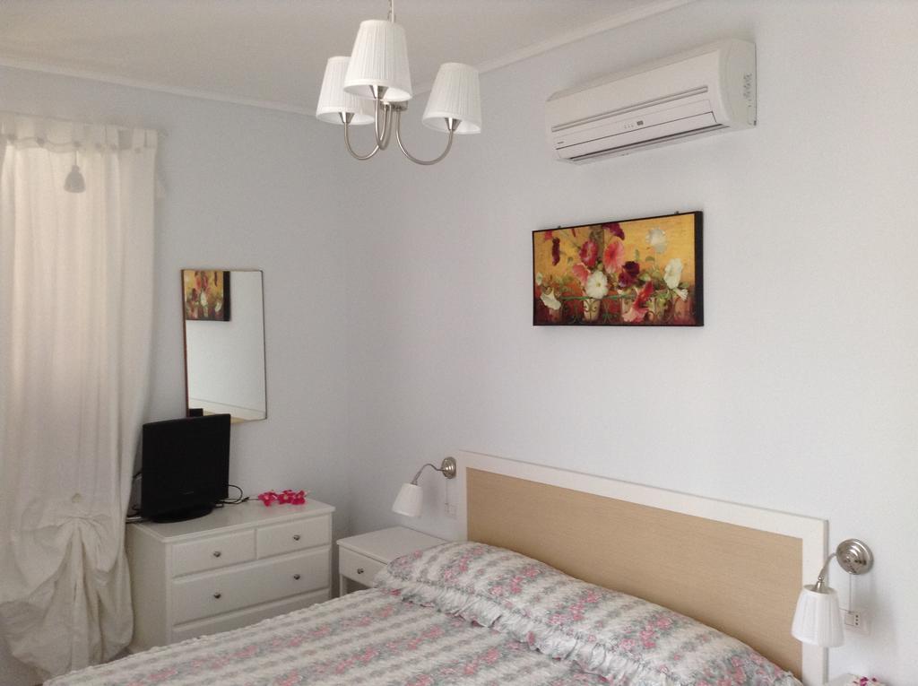 Hotel Santa Rosalia 卡梅罗塔的码头 客房 照片