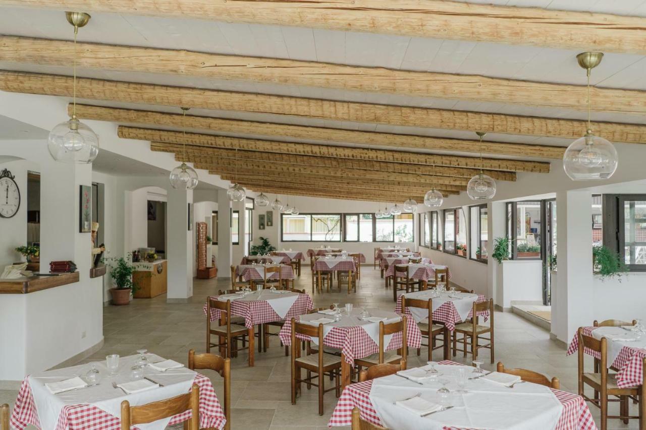 Hotel Santa Rosalia 卡梅罗塔的码头 外观 照片
