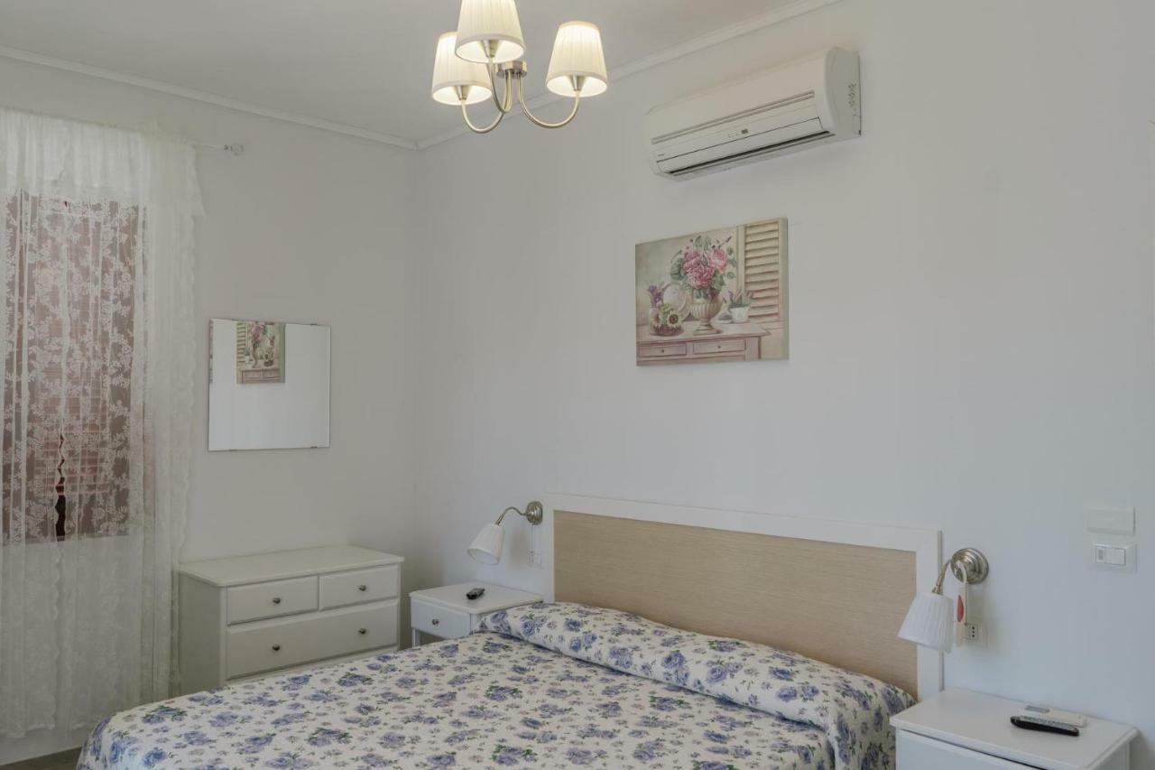 Hotel Santa Rosalia 卡梅罗塔的码头 外观 照片