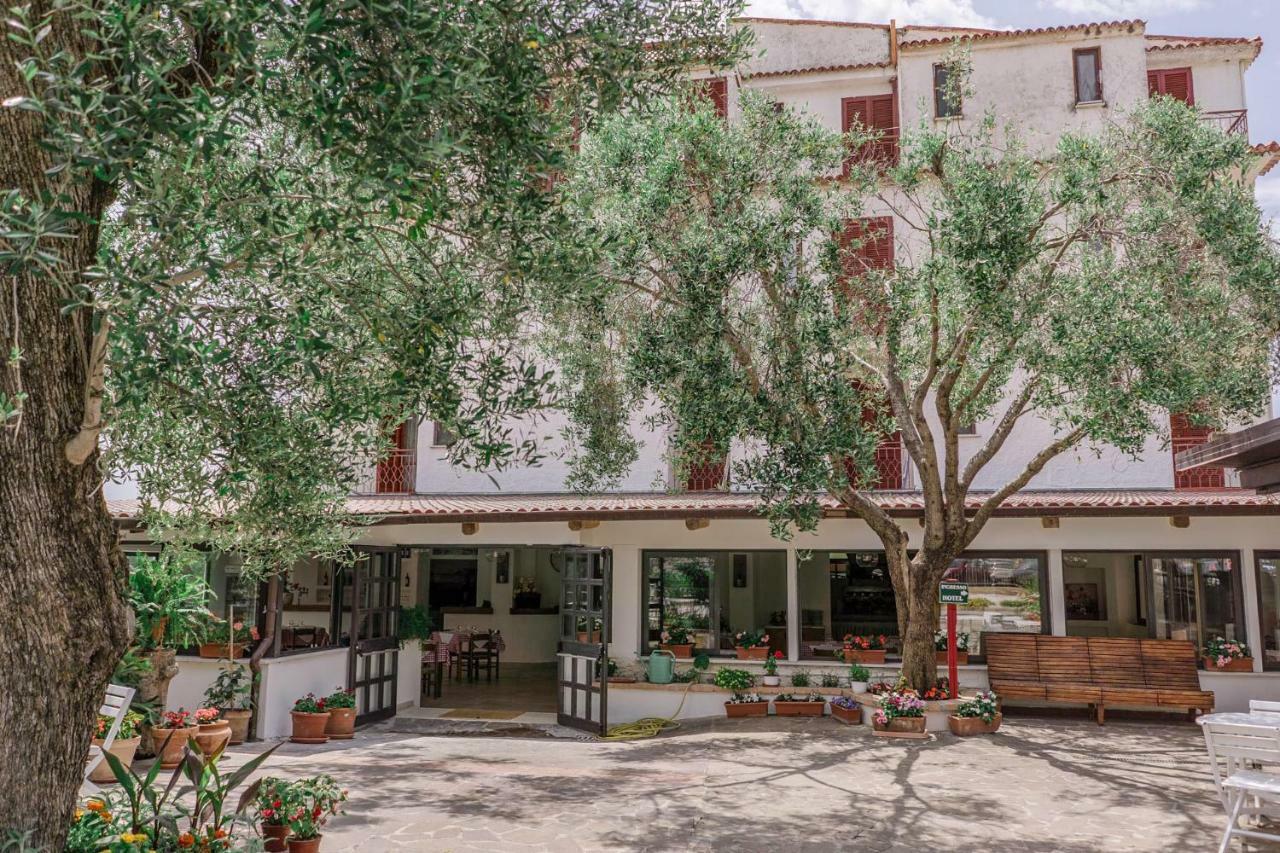 Hotel Santa Rosalia 卡梅罗塔的码头 外观 照片