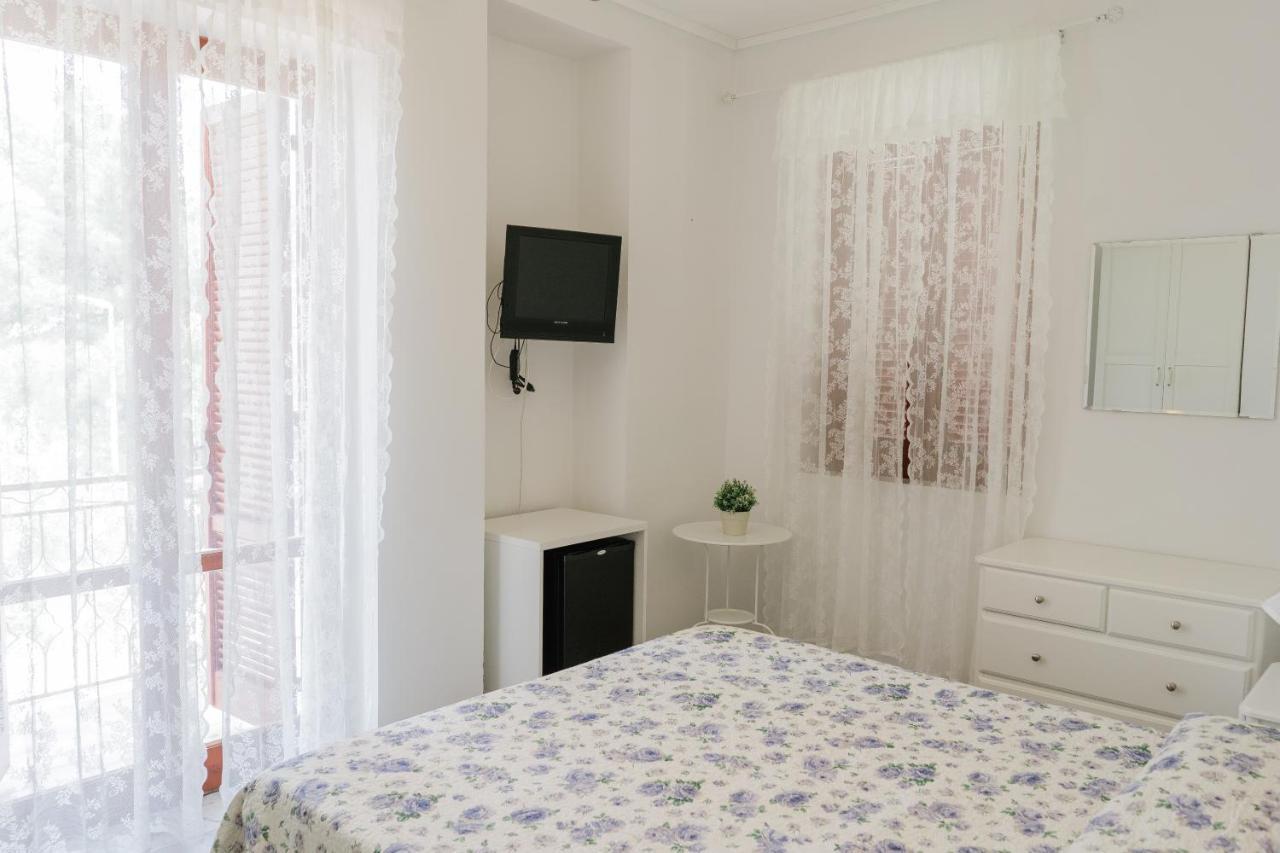 Hotel Santa Rosalia 卡梅罗塔的码头 外观 照片